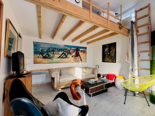 Rare à Portivy : maisonnette de caractère avec aperçu mer et